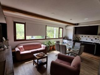 Foto 17 de Casa en  venta, tres plantas, 4 dormitorios, baños 3, living comedor, quincho, espacio para uso profesional