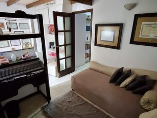 Foto 12 de Casa en  venta, tres plantas, 4 dormitorios, baños 3, living comedor, quincho, espacio para uso profesional