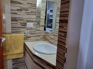 Foto 10 de Casa en  venta, tres plantas, 4 dormitorios, baños 3, living comedor, quincho, espacio para uso profesional