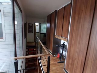 Foto 3 de Casa en  venta, tres plantas, 4 dormitorios, baños 3, living comedor, quincho, espacio para uso profesional