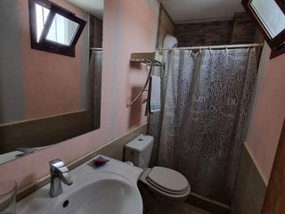 Foto 4 de Casa en  venta, tres plantas, 4 dormitorios, baños 3, living comedor, quincho, espacio para uso profesional