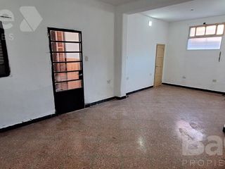 Foto 5 de Alquiler Casa en  Planta Baja PASILLO 2 dormitorios. sin expensas