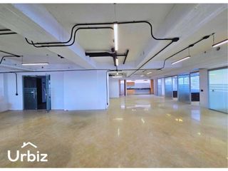 Foto 2 de Venta / Arriendo Oficina de 253 m² con Divisiones en North Point