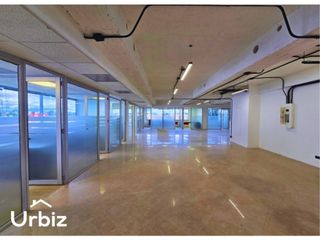 Foto 4 de Venta / Arriendo Oficina de 253 m² con Divisiones en North Point