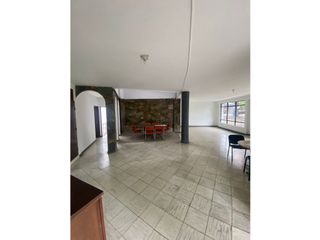 Foto 2 de SE ARRIENDA CASA COMERCIAL EN EL PARQUE DEL PERRO