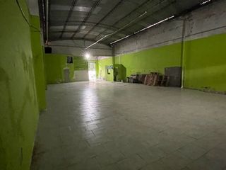 Foto 1 de Depósito en alquiler La Plata