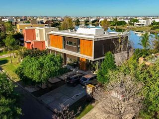 Foto 124 de VENTA Casa a la Laguna en El Cantón Norte Escobar