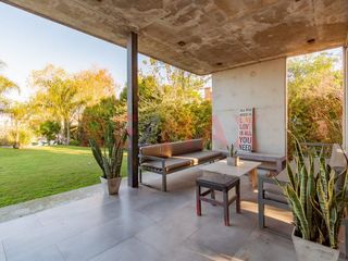 Foto 52 de VENTA Casa a la Laguna en El Cantón Norte Escobar