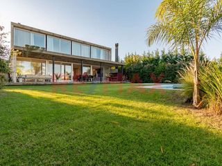 Foto 72 de VENTA Casa a la Laguna en El Cantón Norte Escobar