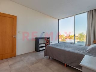 Foto 110 de VENTA Casa a la Laguna en El Cantón Norte Escobar