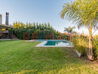 Foto 65 de VENTA Casa a la Laguna en El Cantón Norte Escobar