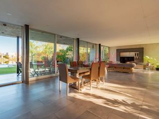 Foto 3 de VENTA Casa a la Laguna en El Cantón Norte Escobar