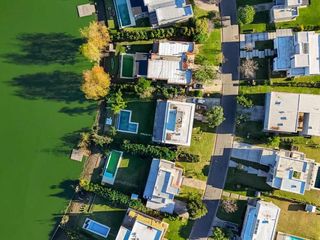 Foto 17 de VENTA Casa a la Laguna en El Cantón Norte Escobar