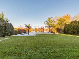 Foto 63 de VENTA Casa a la Laguna en El Cantón Norte Escobar