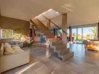 Foto 8 de VENTA Casa a la Laguna en El Cantón Norte Escobar