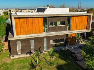 Foto 122 de VENTA Casa a la Laguna en El Cantón Norte Escobar