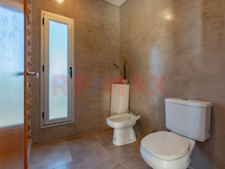 Foto 104 de VENTA Casa a la Laguna en El Cantón Norte Escobar