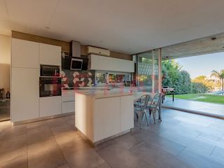 Foto 6 de VENTA Casa a la Laguna en El Cantón Norte Escobar