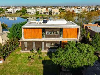 Foto 123 de VENTA Casa a la Laguna en El Cantón Norte Escobar