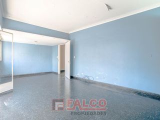 Foto 9 de Casa de 5 ambientes con terraza y local en lote propio - Boedo