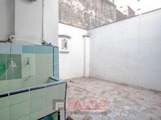 Foto 18 de Casa de 5 ambientes con terraza y local en lote propio - Boedo