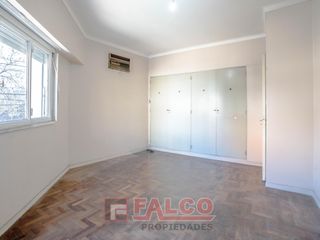Foto 12 de Casa de 5 ambientes con terraza y local en lote propio - Boedo
