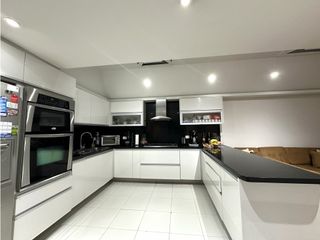Foto 4 de VENTA CASA EN CONJUNTO, LA CALLEJA ALTA, 300 MTS, 4 HAB, 4 PARQ