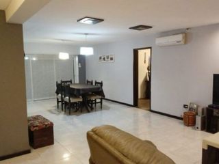 Foto 2 de CHALET MODERNO 2 DORMITORIOS Y PARQUE. Chalet en Venta