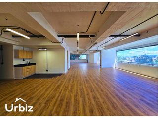 Foto 1 de Venta / Arriendo Oficina Duplex de 292 m² en North Point