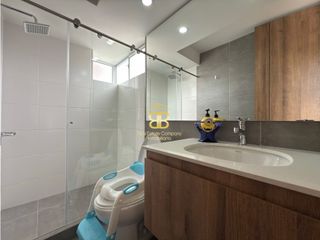 Foto 16 de SE VENDE APARTAMENTO EN GRAN GRANADA