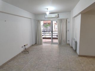 Foto 2 de DEPARTAMENTO 3 AMBIENTES CON COCHERAFRENTE A LA ESTACION
