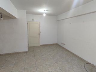 Foto 3 de DEPARTAMENTO 3 AMBIENTES CON COCHERAFRENTE A LA ESTACION