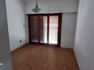 Foto 5 de Casa PH en alquiler en Wilde