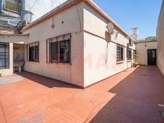 Foto 48 de VENTA CASA 5 AMB PATIO QUINCHO COCHERA VERSALLES