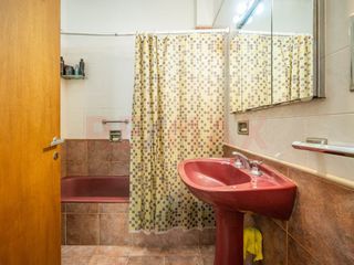 Foto 12 de VENTA CASA 5 AMB PATIO QUINCHO COCHERA VERSALLES