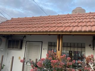 Foto 1 de Casa Céntrica en Calle Buenos Aires - General Roca