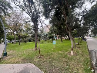 Foto 5 de SE ALQUILA DEPARTAMENTO DE ESRENO SIN MUEBLES EN LINCE