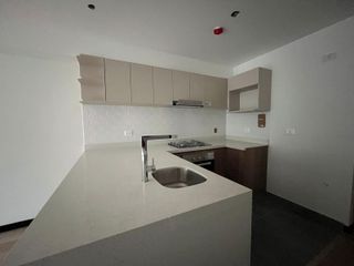 Foto 20 de SE ALQUILA DEPARTAMENTO DE ESRENO SIN MUEBLES EN LINCE