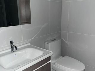 Foto 6 de SE ALQUILA DEPARTAMENTO DE ESRENO SIN MUEBLES EN LINCE