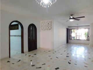 Foto 2 de SE VENDE APARTAMENTO EN EL SECTOR DE PARAISO, PRIMER PISO.