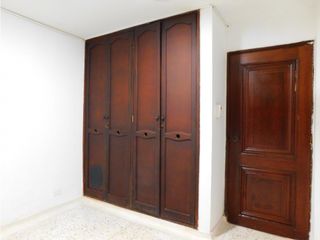 Foto 8 de SE VENDE APARTAMENTO EN EL SECTOR DE PARAISO, PRIMER PISO.