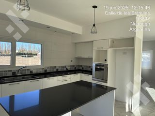 Foto 27 de ALQUILER CASA NIVEL GERENCIAL Bº COSTA NOGAL. NEUQUEN