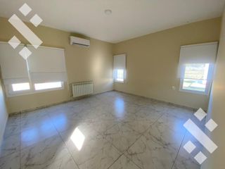 Foto 7 de ALQUILER CASA NIVEL GERENCIAL Bº COSTA NOGAL. NEUQUEN