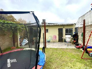 Foto 35 de Venta de PH 4 ambientes con Cochera y jardín en Quilmes