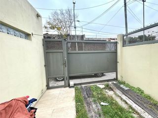 Foto 36 de Venta de PH 4 ambientes con Cochera y jardín en Quilmes
