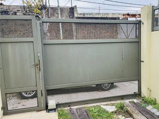 Foto 37 de Venta de PH 4 ambientes con Cochera y jardín en Quilmes