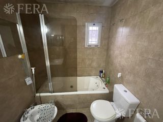 Foto 14 de Venta de PH 4 ambientes con Cochera y jardín en Quilmes