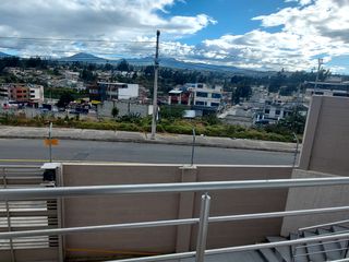 Foto 2 de CASA EN VENTA HUACHI LA JOYA CONJUNTO PREMIUM 4