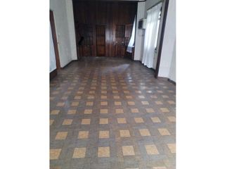 Foto 6 de Vendo amplia casa en barrio Centenario