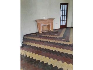 Foto 4 de Vendo amplia casa en barrio Centenario